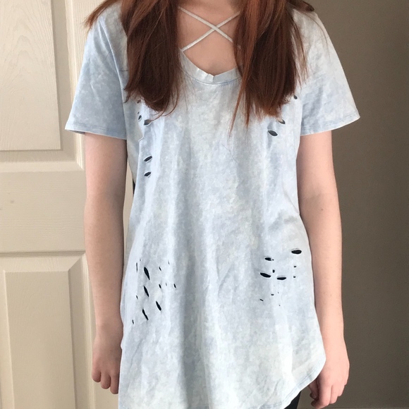 Distressed top - Picture 3 of 4